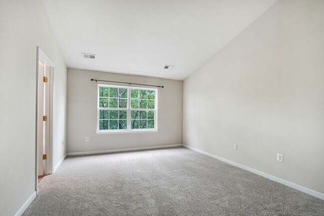 Building Photo - 1606 Wilcox Ave
