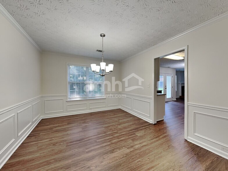 Building Photo - 920 Underhill Ct