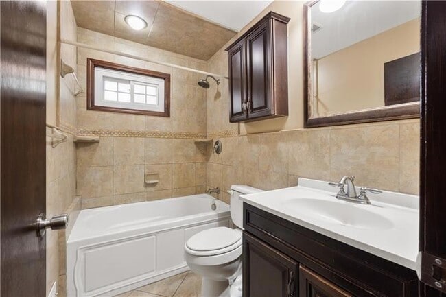 Building Photo - 3082 Briarleaf Dr
