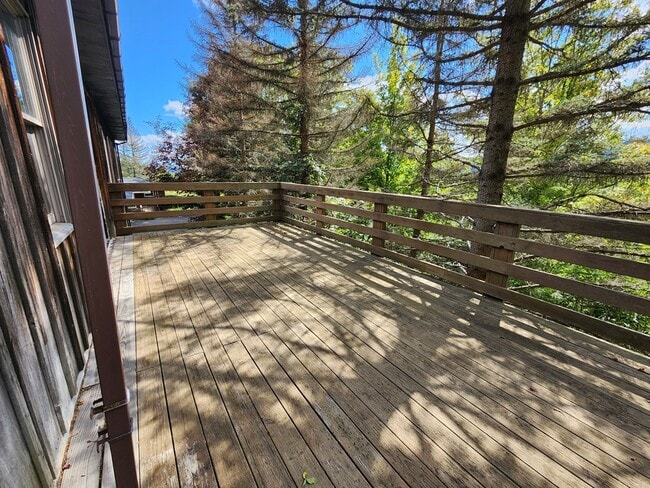 Building Photo - 7522 Utegg Rd