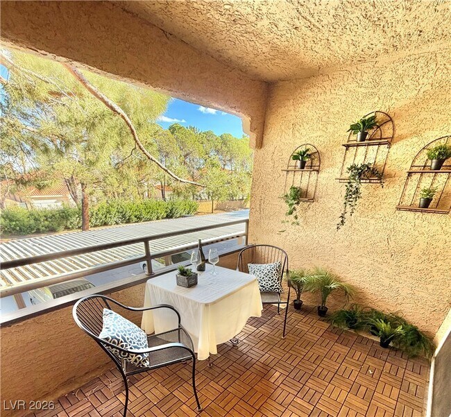 Building Photo - 2200 S Fort Apache Rd