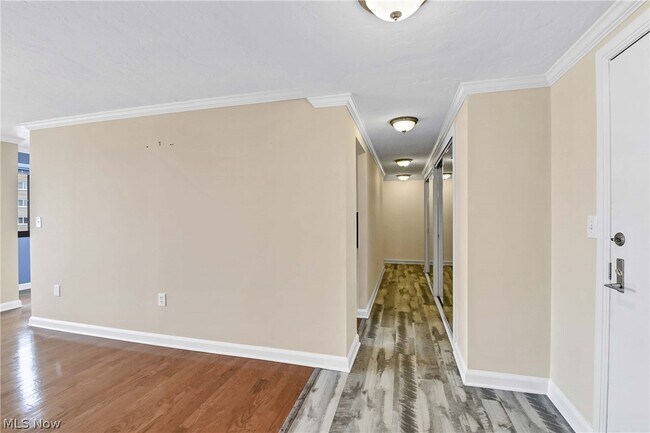 Building Photo - 12550 Lake Ave