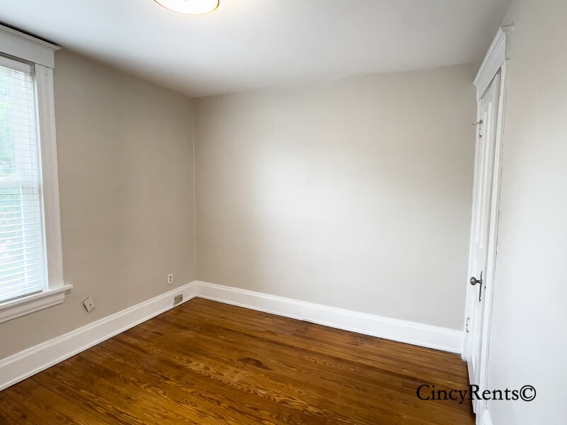 Building Photo - 2836 Linwood Ave