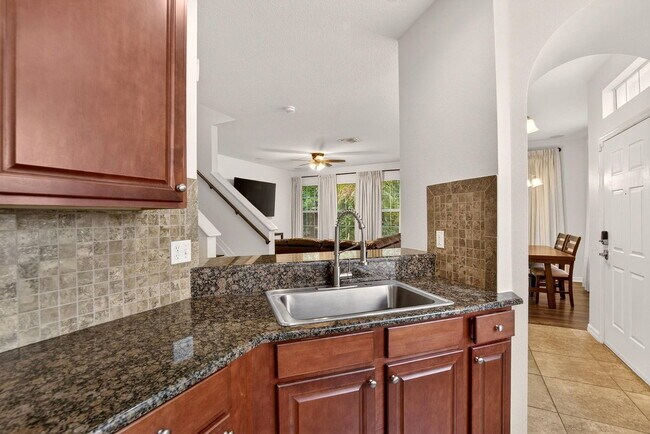 Building Photo - 714 Ashentree Dr