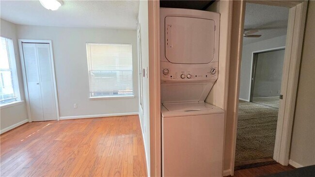 Building Photo - 317 Hawkstone Way
