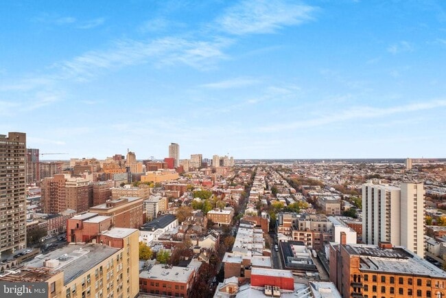 Building Photo - 400 S Broad St