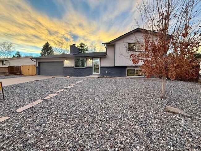 Building Photo - Acres Green Beauty