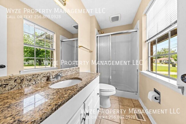 Building Photo - 2213 Cecille Dr SW