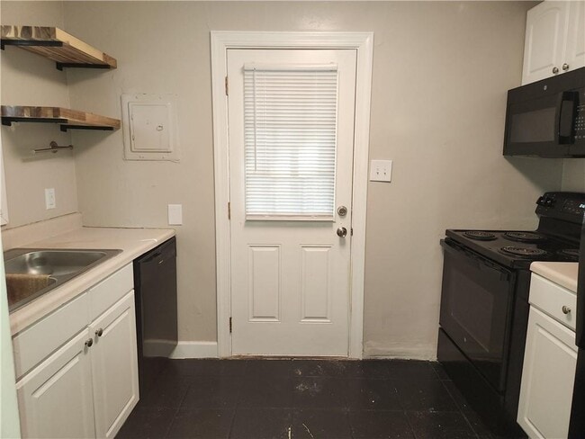 Building Photo - 2457 Richard Ave