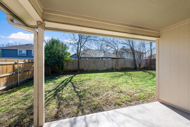 Building Photo - 2109 Boxwood Path
