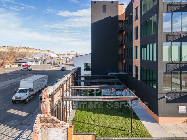 Building Photo - 2310 First Ave N