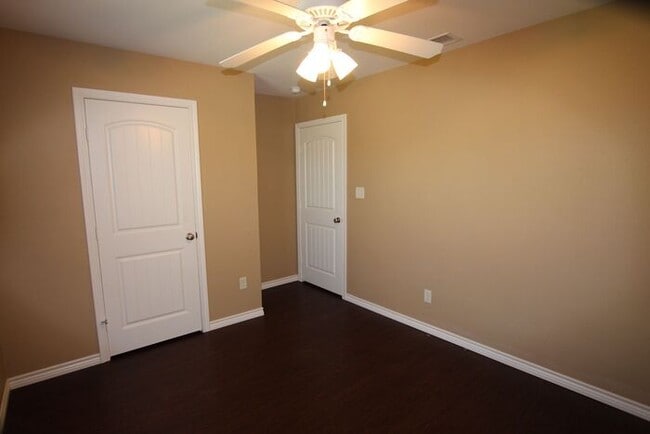 Building Photo - COMING SOON! - Gorgeous 3 Bedroom Home in ...