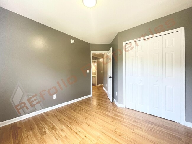 Building Photo - Lovely 4 Bedroom, 2.5 Bath Home w/ 2-Car G...