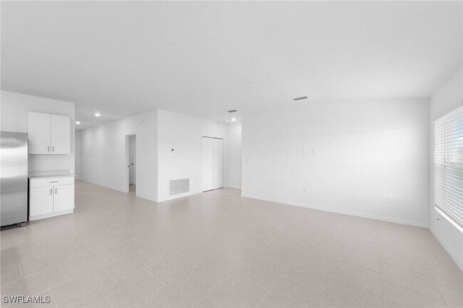 Building Photo - 17627 Paradiso Wy