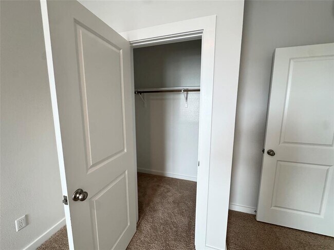 Building Photo - 112 Corn Ln