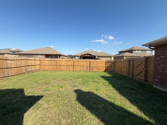 Building Photo - 2333 Cedarwood Dr