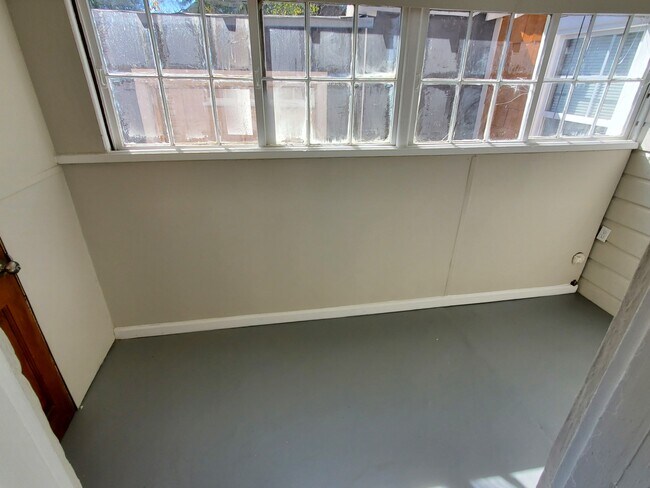 Building Photo - 1713 Darwin Rd SE