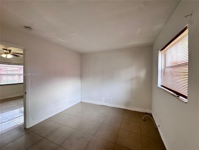 Building Photo - 101 NE 41st St