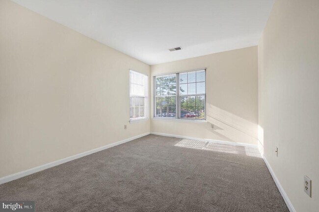 Building Photo - 8610 Beekman Pl