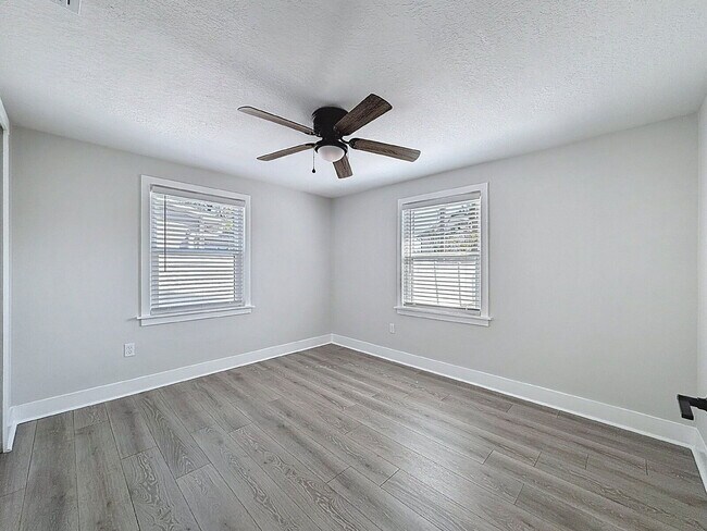 Building Photo - 768 49th Ave N