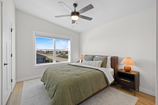 Building Photo - 3132 W Laux Dr