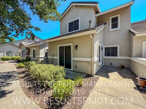 Building Photo - Lovely 3 bedroom in great location