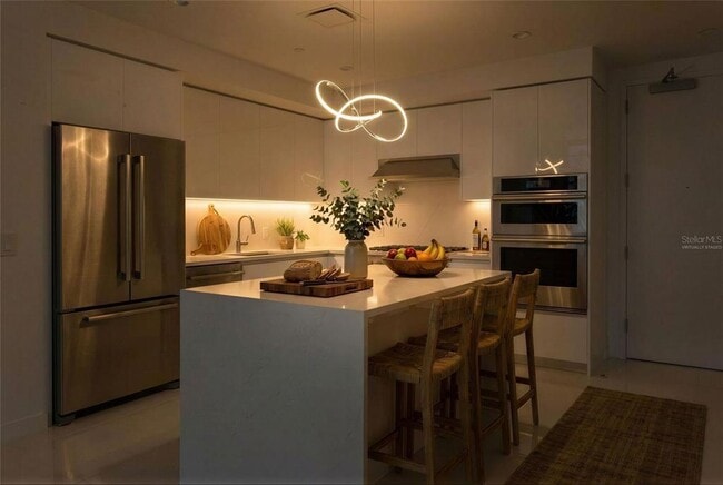 Building Photo - 400 Central Ave