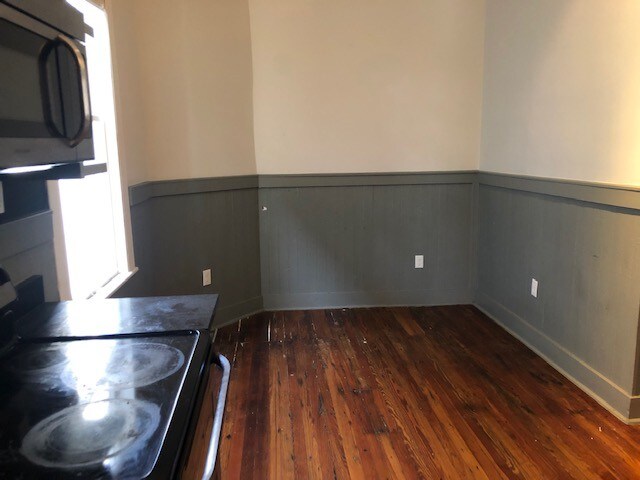 Building Photo - 402 E Bolton St