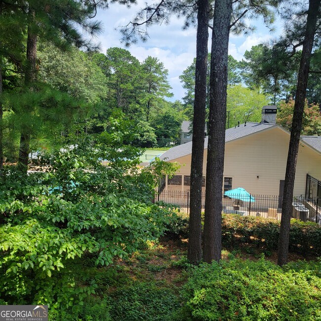 Building Photo - 62 Rumson Ct