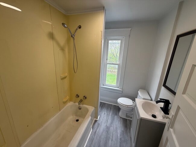 Building Photo - 720 Baldwin Ave