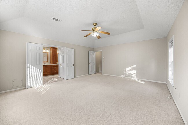 Building Photo - 15002 Havenridge Dr