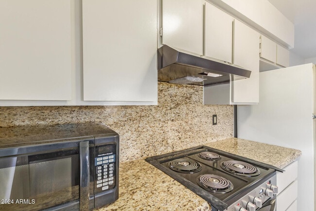 Building Photo - 511 W Blackhawk Dr