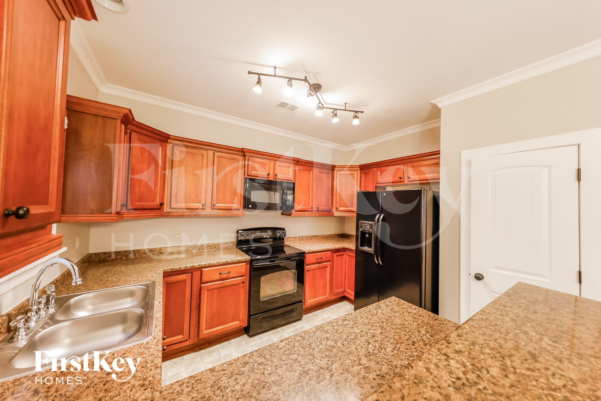 Building Photo - 256 Kingston Cir