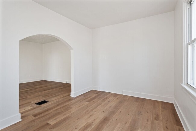 Building Photo - 348-350 Wyoming Street