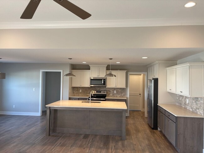 Building Photo - 3 Bedroom Single Family Home - Available for Rent!