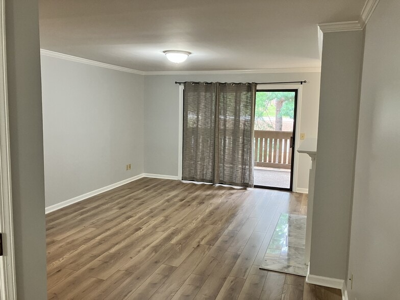 Building Photo - 119 Hillsboro Pl