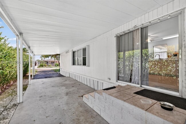 Building Photo - 2430 SW 53rd St