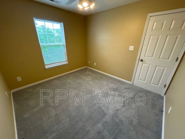 Building Photo - 8307 Glenwood Springs Ct
