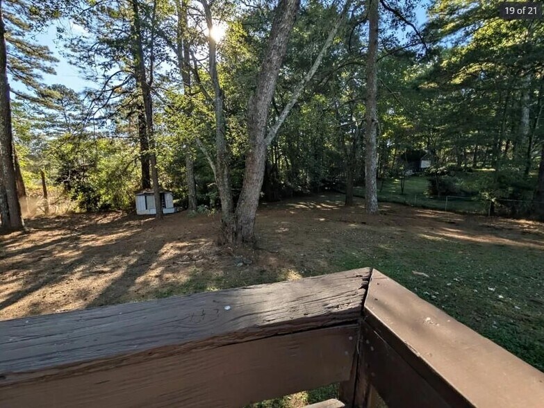 Building Photo - 537 Eastside Dr