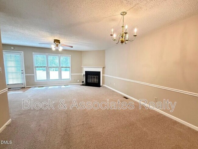 Building Photo - 120 Greenmont Ln