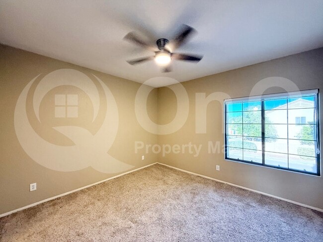 Building Photo - 1432 S Apache Dr