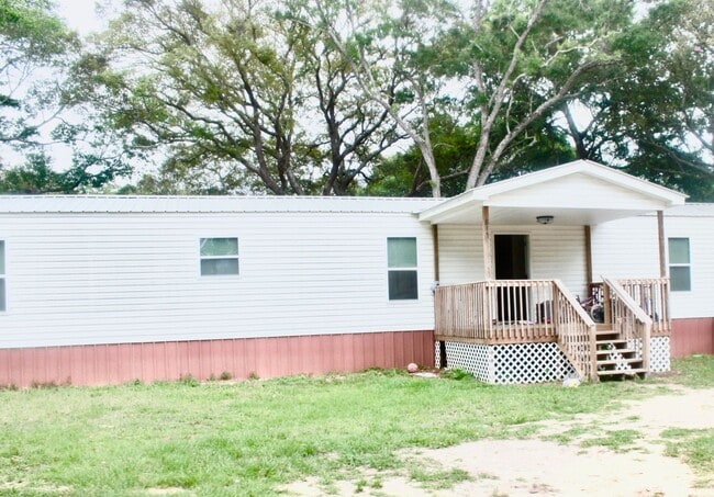 Primary Photo - 3-Bedroom/ 2-Bath Mobile Home with Large Y...