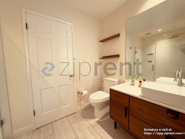 Building Photo - 500 Malaga Way