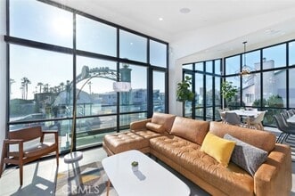 Building Photo - 500 E Balboa Blvd