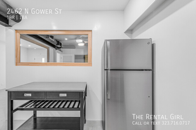 Building Photo - 2462 N Gower St