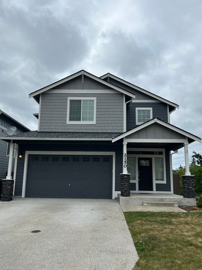 Building Photo - Quiet Luxury in a Forested Cul de Sac with...