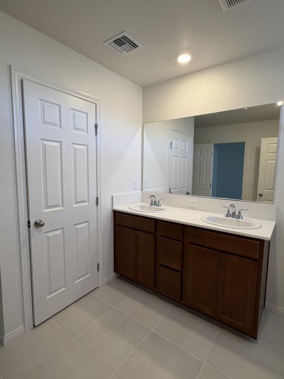 Building Photo - 3740 Gila Clf Ave