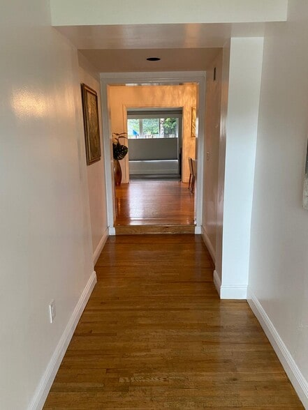 Building Photo - 3725 SW 60th Ct