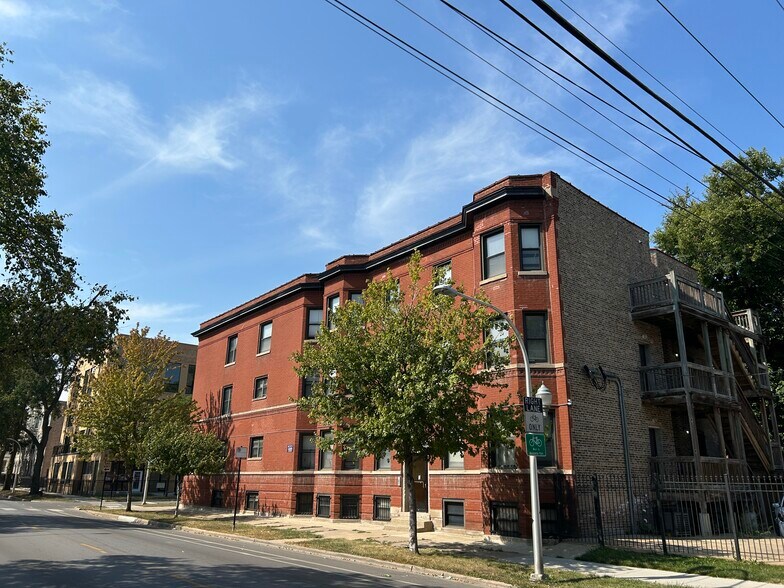 Building Photo - 1140 E Marquette Rd