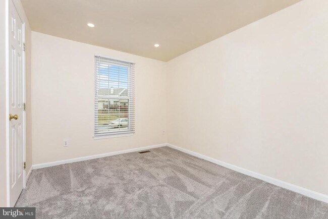 Building Photo - 3421 Belleplain Ct